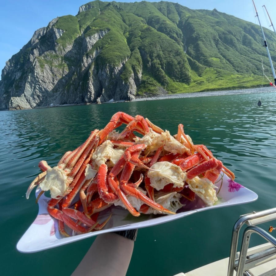 Крабовое Сафари и скалы Три Брата - морские прогулки и экскурсии на Камчатке с Азимут Тур