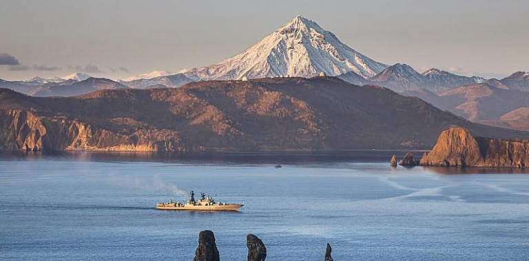 Морские прогулки - морские прогулки и экскурсии на Камчатке с Азимут Тур