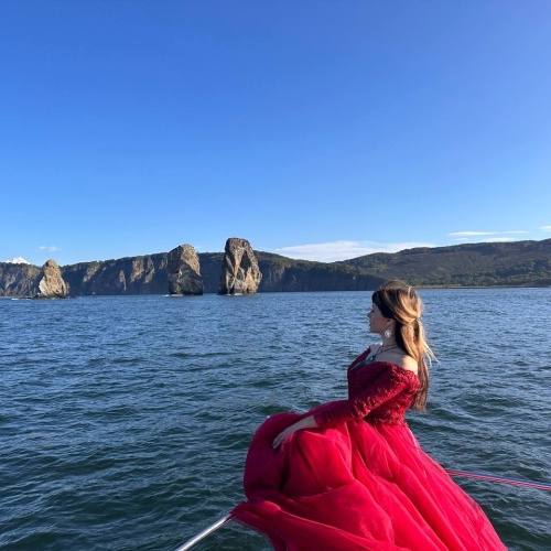 Морская прогулка к Скалам Три брата и в бухту Тихая с морской рыбалкой - морские прогулки и экскурсии на Камчатке с Азимут Тур