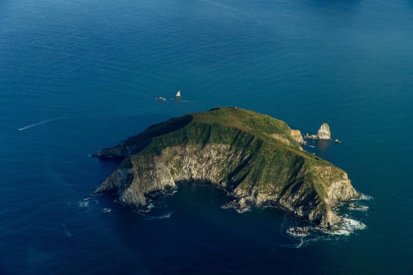 Морская прогулка Остров Старичков с морской рыбалкой и крабовым сафари - морские прогулки и экскурсии на Камчатке с Азимут Тур